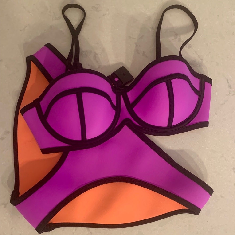 TRIANGL Swim